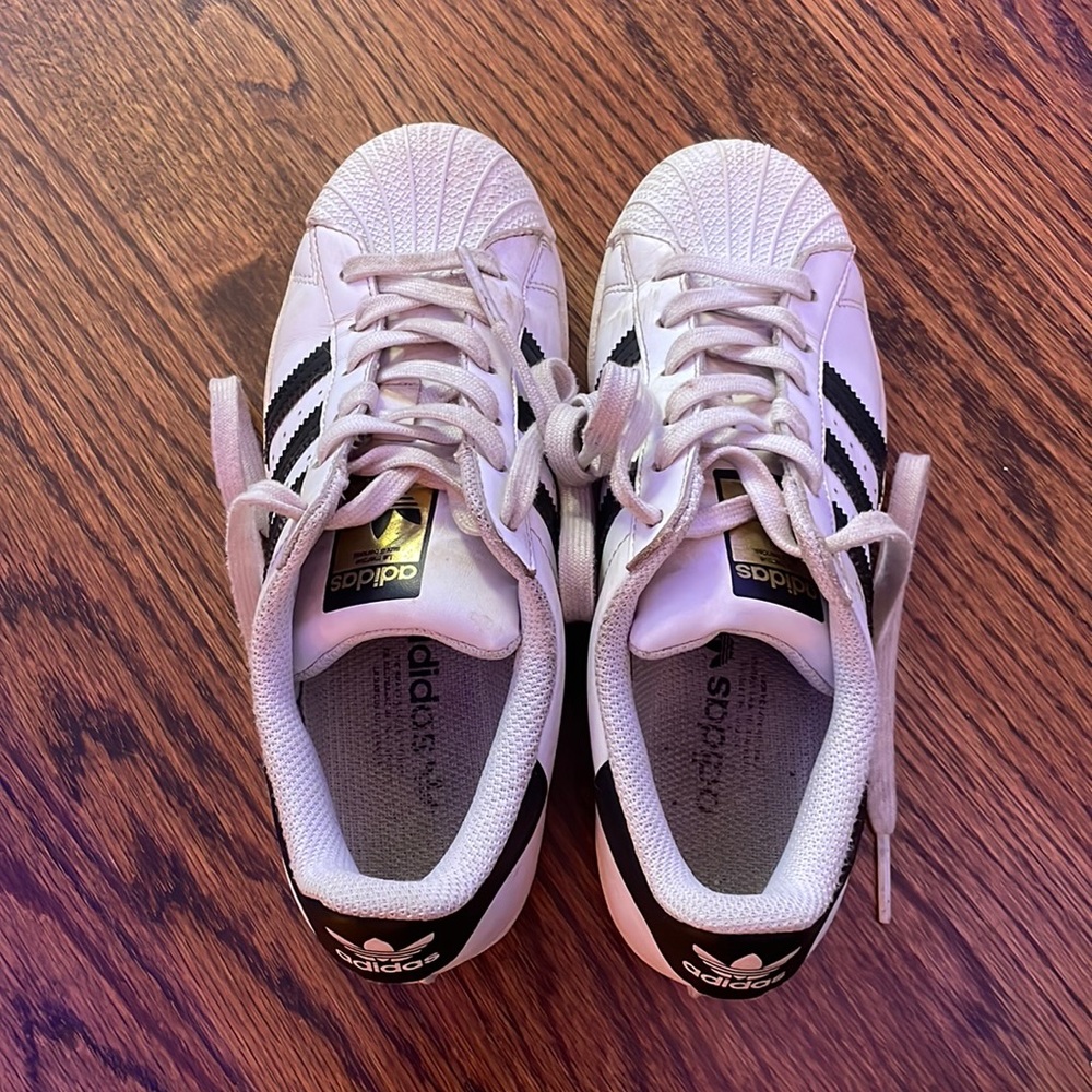 adidas superstar shoes size 5!